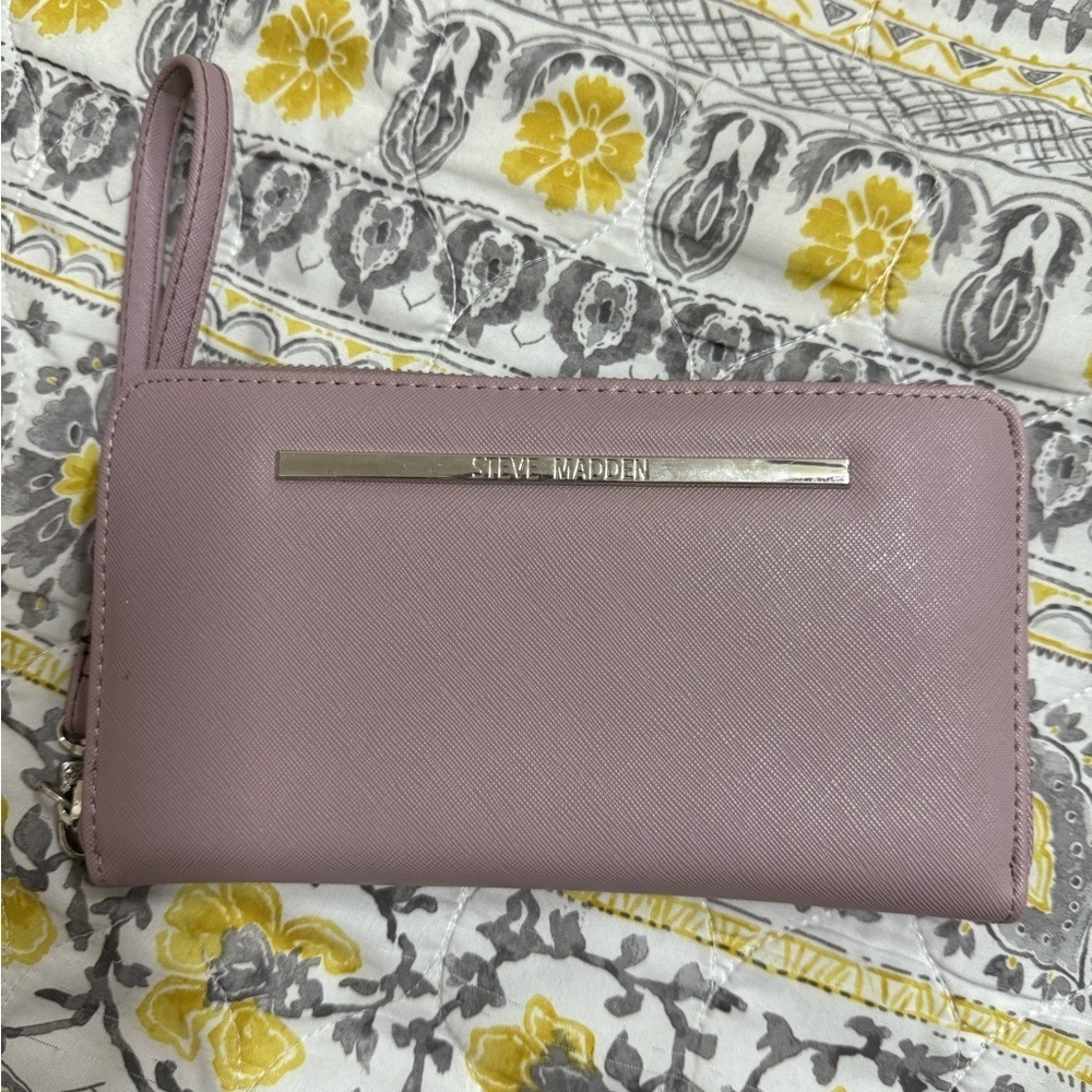 Steve Madden Mauve Wristlet Wallet